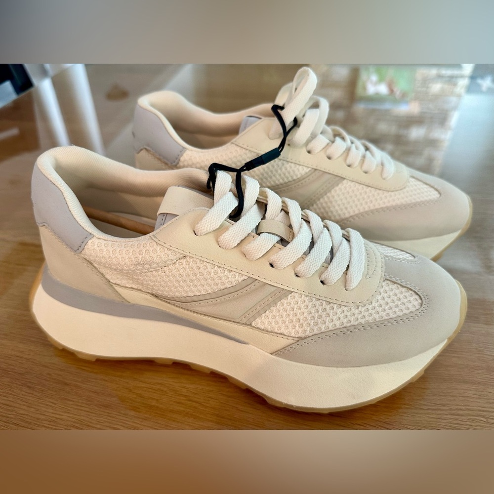 Zara Cream and White Women's Sneakers